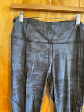 Load image into Gallery viewer, Size 10 Lululemon Black Women&#39;s Leggings
