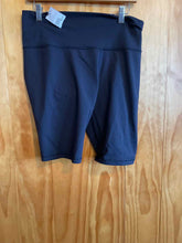Load image into Gallery viewer, Size Unknown Lululemon Black Women's Shorts

