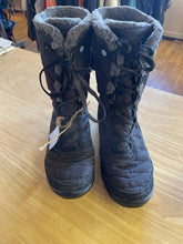 Load image into Gallery viewer, Shoe Size 5 Columbia Black Boots

