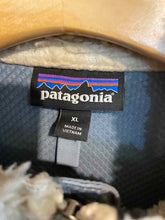 Load image into Gallery viewer, Women Size XL Patagonia Cream Women&#39;s Jacket
