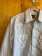 Load image into Gallery viewer, Wrangler Men's Long Sleeve Shirt
