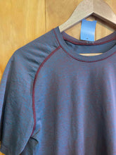 Load image into Gallery viewer, Size M Lululemon Men's Short Sleeve Shirt
