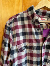 Load image into Gallery viewer, Size Large Fjall Raven Men's Flannel
