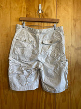 Load image into Gallery viewer, Size Medium Abercrombie &amp; Fitch Men's Shorts
