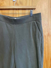 Load image into Gallery viewer, Size M Lands End Green Women's Sweatpants
