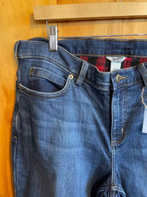 Load image into Gallery viewer, Size 14 Duluth Trading Women's Jeans
