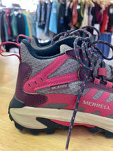 Load image into Gallery viewer, Unisex Merrell Hiking Shoes
