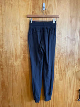 Load image into Gallery viewer, Black Women&#39;s Leggings
