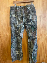 Load image into Gallery viewer, Size 38 Mossy Oak Men's Pants
