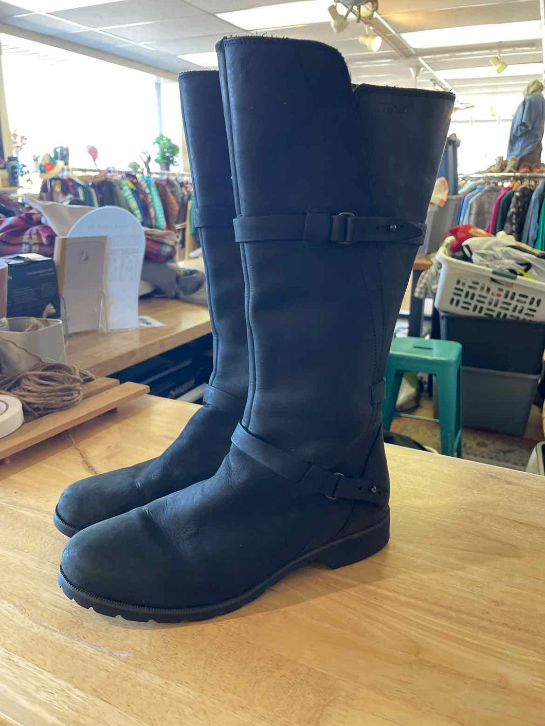 Women's Shoe Size 8 Teva Black Boots