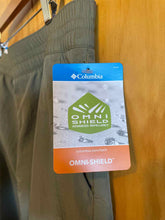 Load image into Gallery viewer, Size L Columbia Olive Women&#39;s Pants
