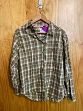 Load image into Gallery viewer, Size Medium REI Olive Women&#39;s Flannel
