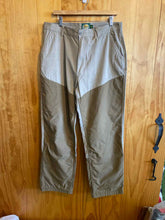Load image into Gallery viewer, Size 38 Cabelas Men's Pants

