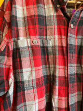 Load image into Gallery viewer, Size XL Duluth Trading Men's Flannel
