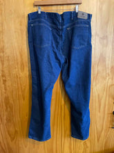 Load image into Gallery viewer, Size 42 Wrangler Men&#39;s Jeans

