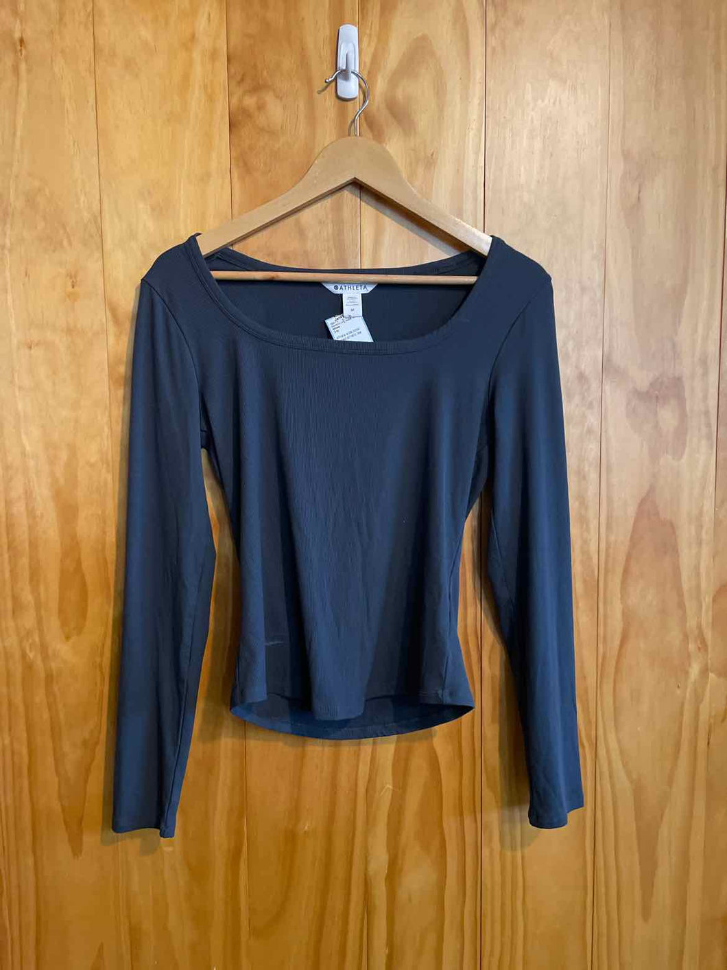 Size M Athleta Grey Women's Long Sleeve Shirt