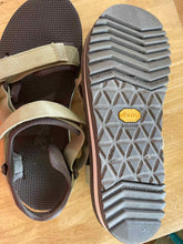 Load image into Gallery viewer, Shoe Size 9 Teva Green Sandals

