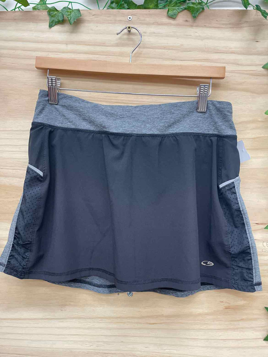 Size Medium Champion Black Skort