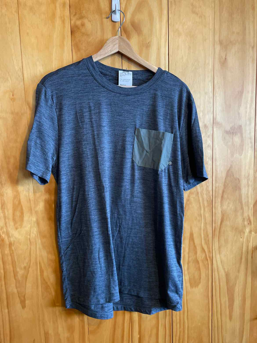 Size Medium Backcountry Men's Short Sleeve Shirt