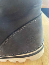Load image into Gallery viewer, Women's Shoe Size 7.5 Timberland Grey Boots
