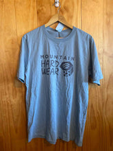 Load image into Gallery viewer, Size Medium Mountain Hardwear Men&#39;s Short Sleeve Shirt
