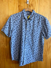 Load image into Gallery viewer, Size Large Lands End Men's Short Sleeve Shirt
