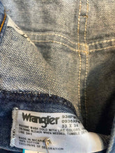 Load image into Gallery viewer, Size 33 Wrangler Blue Women&#39;s Jeans
