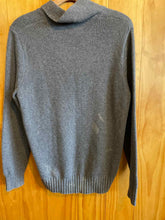 Load image into Gallery viewer, Size Large Eddie Bauer Men's Sweater &amp; Sweatshirt
