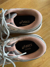 Load image into Gallery viewer, Shoe Size 8.5 Asics Grey Running Shoes
