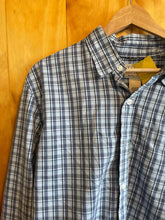Load image into Gallery viewer, Size M LL Bean Men's Long Sleeve Shirt
