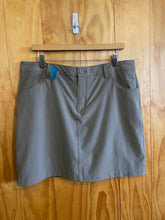 Load image into Gallery viewer, Size 14 Eddie Bauer Brown Skort
