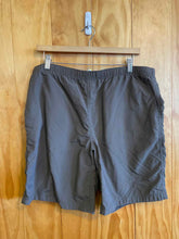 Load image into Gallery viewer, Size Large Duluth Trading Men's Shorts
