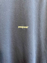 Load image into Gallery viewer, Size L Patagonia Men&#39;s Long Sleeve Shirt
