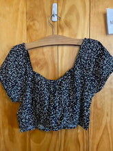 Load image into Gallery viewer, Size L Roxy B&amp;W Women's Misc. Top

