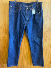 Load image into Gallery viewer, Size 36 Levi&#39;s Men&#39;s Jeans
