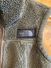 Load image into Gallery viewer, Size M The North Face Green Women&#39;s Vest
