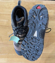 Load image into Gallery viewer, 9 Salomon Men&#39;s Hiking Boots
