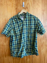 Load image into Gallery viewer, Size Medium Duluth Trading Men's Short Sleeve Shirt
