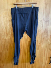 Load image into Gallery viewer, Size XL Duluth Trading Black Women's Leggings
