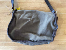 Load image into Gallery viewer, Frost River Travel Bag
