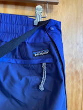 Load image into Gallery viewer, Size 34 Patagonia Men's Snow Pants
