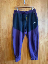Load image into Gallery viewer, Size Large Nike Men&#39;s Sweatpants
