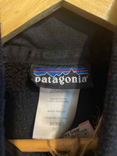 Load image into Gallery viewer, Size Medium Patagonia Men's Fleece
