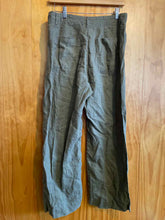 Load image into Gallery viewer, Size 10 Quince Green Women's Pants

