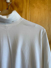 Load image into Gallery viewer, Size Large L.L. Bean Men&#39;s Long Sleeve Shirt
