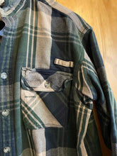 Load image into Gallery viewer, Size Large Cabelas Men's Flannel
