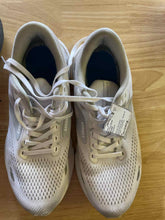 Load image into Gallery viewer, Women's Shoe Size 9 Brooks Running Shoes
