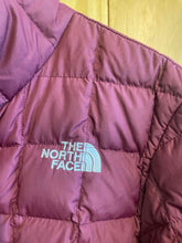 Load image into Gallery viewer, Size M The North Face Men&#39;s Light Jacket
