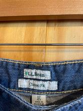 Load image into Gallery viewer, Size 12 Petite L.L. Bean Blue Women&#39;s Jeans
