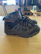 Load image into Gallery viewer, Child Size 13 High Sierra Boy's Boy's Shoe &amp; Boot
